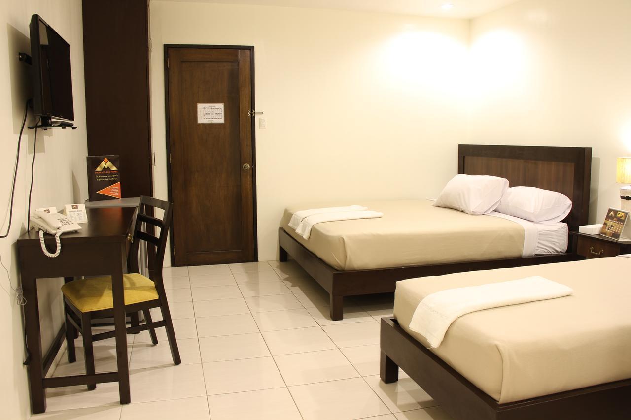 Imerex Plaza Hotel Angeles Ngoại thất bức ảnh